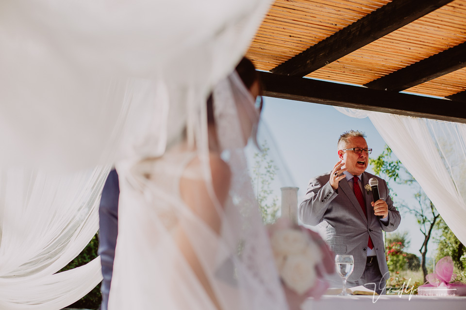 Reportajes de boda en Madrid en la Finca de la Alcudia ceremonia civil