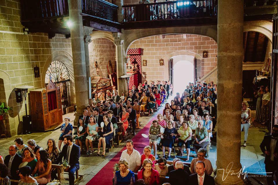 Reportaje de boda en Pasarón de la Vera en la iglesia
