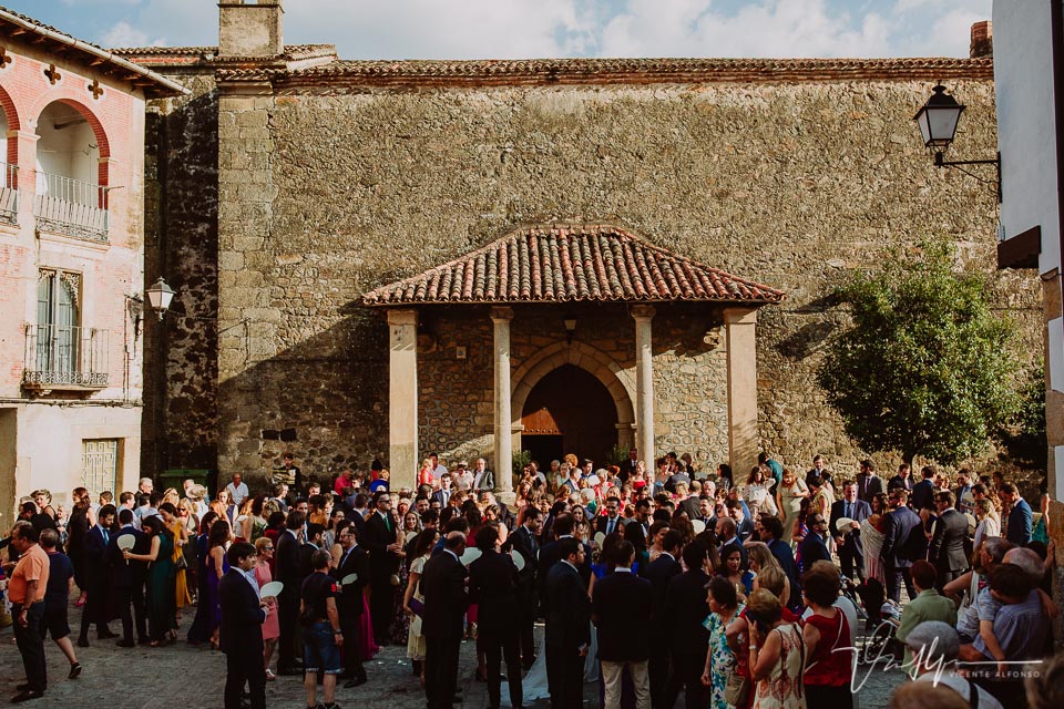 Reportaje de boda en Pasarón de la Vera en la iglesia